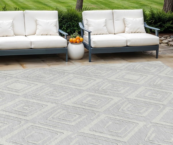 Homeroots 3'' Black And Ivory Geometric Washable Area Rug For Indoor Outdoor Spaces, Durable And Stylish Design 8' X 10' Polyester 589995