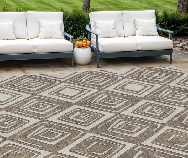 Homeroots 3'' Black And Ivory Geometric Washable Area Rug For Indoor Outdoor Spaces, Durable And Stylish Design 10' X 14' Polyester 590009
