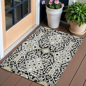 Homeroots 3' Versatile Floral Indoor Outdoor Area Rug In Artichoke Green, Ivory, And Gray - Washable Design 3' X 5' Polyester 590022
