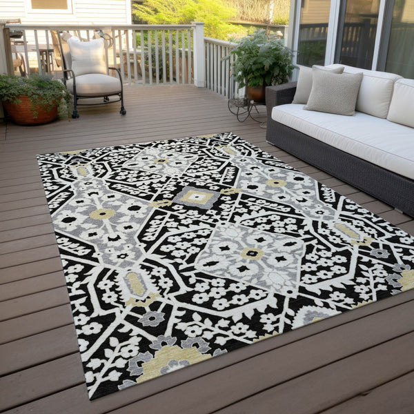 Homeroots 3' Versatile Floral Indoor Outdoor Area Rug In Artichoke Green, Ivory, And Gray - Washable Design 8' X 10' Polyester 590025