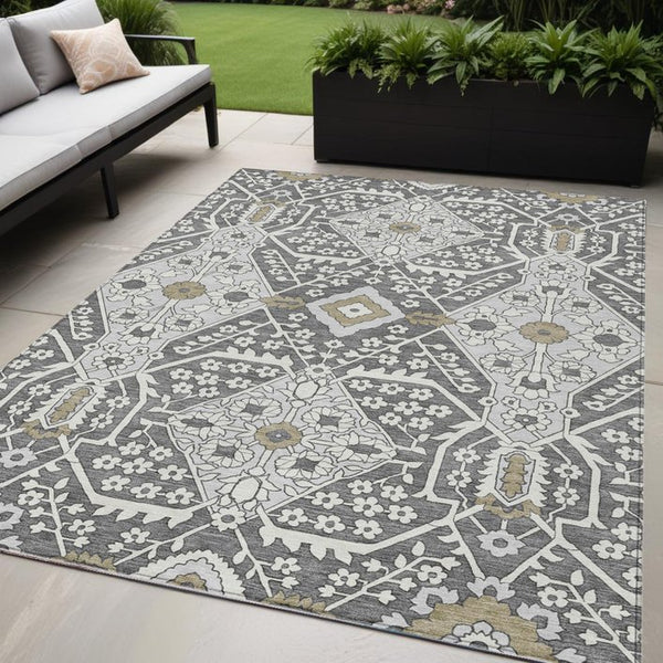 Homeroots 3' Versatile Floral Indoor Outdoor Area Rug In Artichoke Green, Ivory, And Gray - Washable Design 5' X 8' Polyester 590029