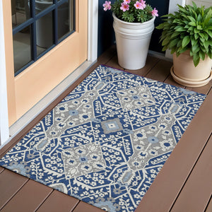 Homeroots 3' Versatile Floral Indoor Outdoor Area Rug In Artichoke Green, Ivory, And Gray - Washable Design 3' X 5' Polyester 590070