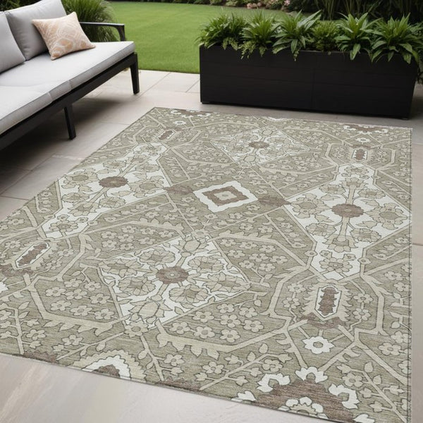 Homeroots 3' Versatile Floral Indoor Outdoor Area Rug In Artichoke Green, Ivory, And Gray - Washable Design 5' X 8' Polyester 590101