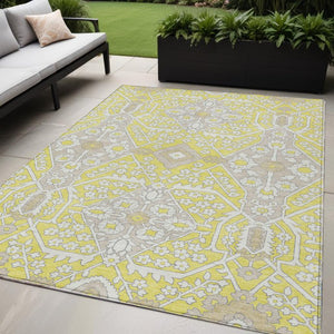 Homeroots 3' Versatile Floral Indoor Outdoor Area Rug In Artichoke Green, Ivory, And Gray - Washable Design 5' X 8' Polyester 590107