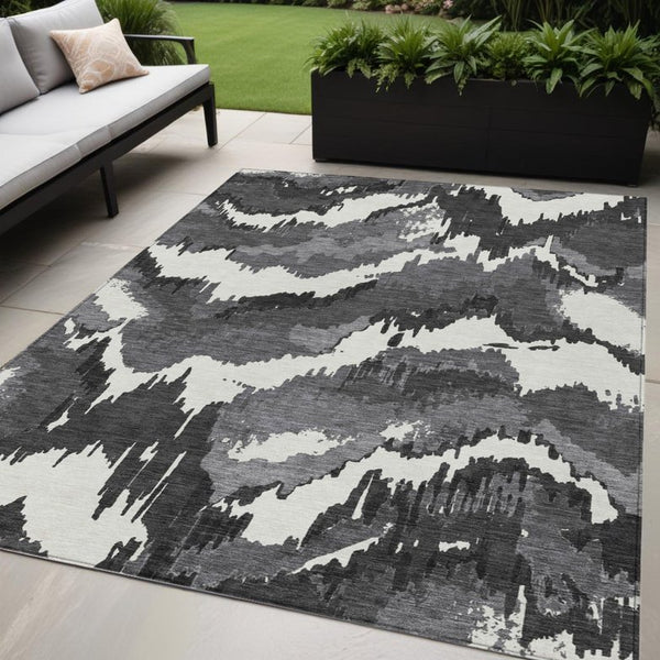 Homeroots 3' Stylish Beige Brown And Ivory Abstract Washable Area Rug For Indoor And Outdoor Spaces 5' X 8' Polyester 590143