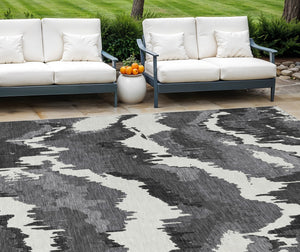 Homeroots 3' Stylish Beige Brown And Ivory Abstract Washable Area Rug For Indoor And Outdoor Spaces 9' X 12' Polyester 590146