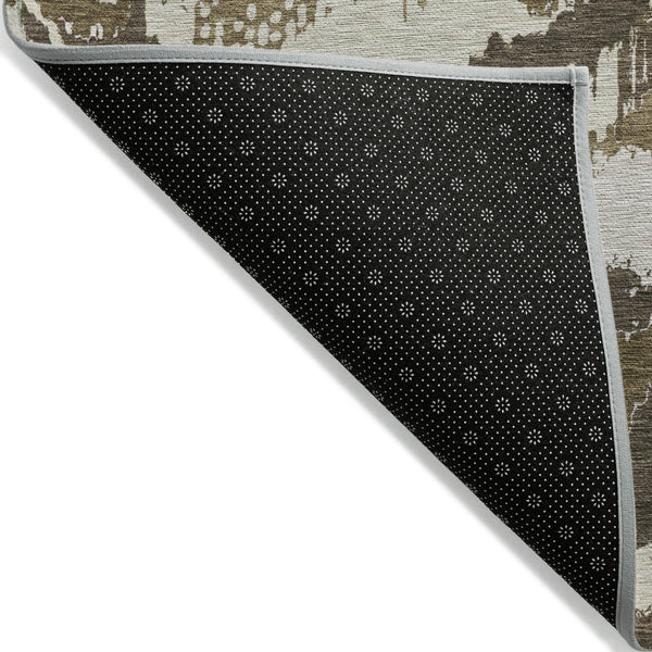 Homeroots 3' Stylish Beige Brown And Ivory Abstract Washable Area Rug For Indoor And Outdoor Spaces 3' X 5' Polyester 590148