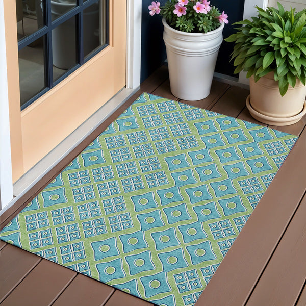 Homeroots 3' Artichoke Green And Aqua Geometric Washable Area Rug For Stylish Indoor Or Outdoor Spaces 3' X 5' Polyester 590703