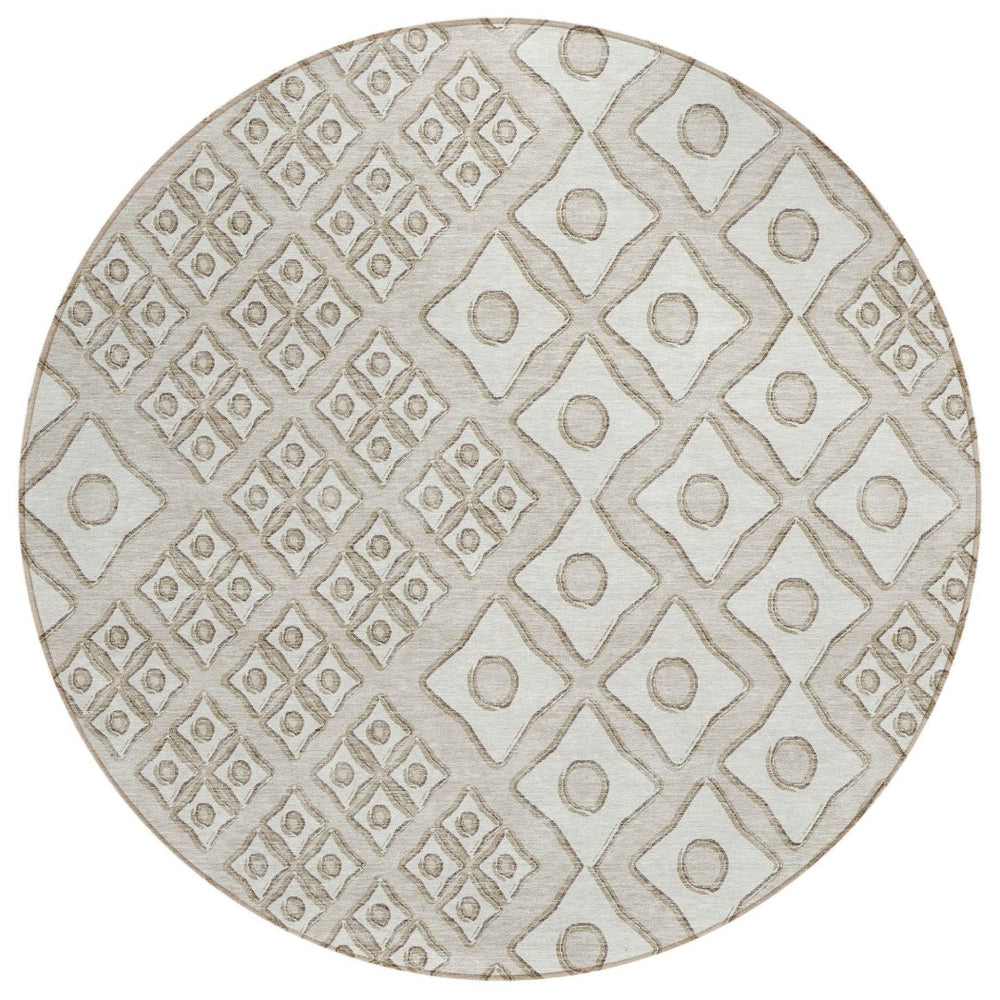 HomeRoots 5' Beige and Ivory Geometric Area Rug - Stylish, Durable, Washable Indoor/Outdoor Design for Any Space 8' Round 590711