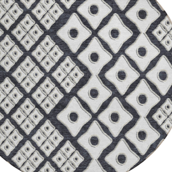 Homeroots 3' Artichoke Green And Aqua Geometric Washable Area Rug For Stylish Indoor Or Outdoor Spaces 8' Round Polyester 590717