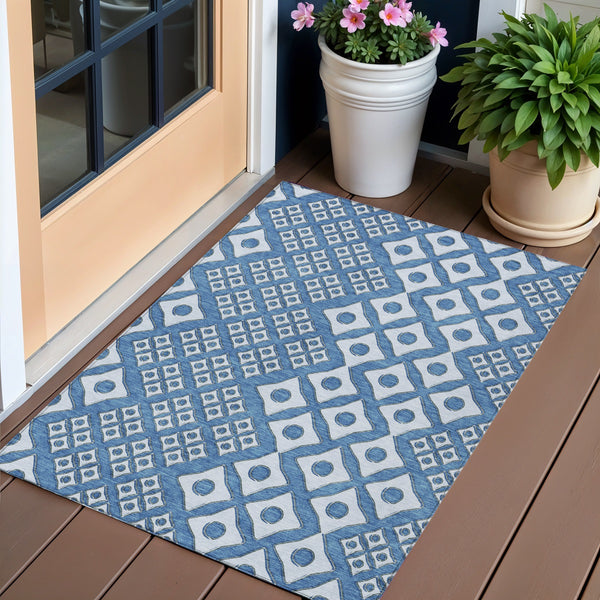 Homeroots 3' Artichoke Green And Aqua Geometric Washable Area Rug For Stylish Indoor Or Outdoor Spaces 3' X 5' Polyester 590727
