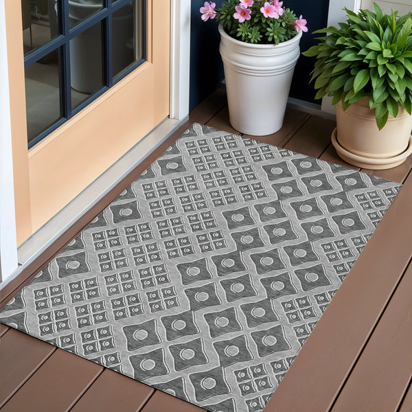 Homeroots 3' Artichoke Green And Aqua Geometric Washable Area Rug For Stylish Indoor Or Outdoor Spaces 3' X 5' Polyester 590733