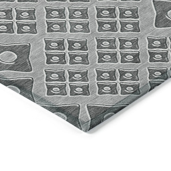 Homeroots 3' Artichoke Green And Aqua Geometric Washable Area Rug For Stylish Indoor Or Outdoor Spaces 3' X 5' Polyester 590733