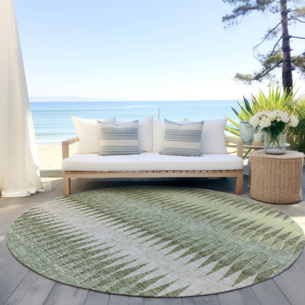 Homeroots 3' Stylish Artichoke Green Striped Area Rug – Washable & Durable For Indoor Outdoor Use 8' Round Polyester 590777