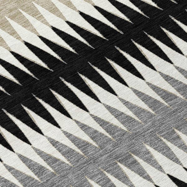 Homeroots 3' Stylish Artichoke Green Striped Area Rug – Washable & Durable For Indoor Outdoor Use 3' X 5' Polyester 590787