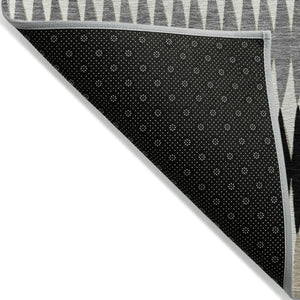 Homeroots 3' Stylish Artichoke Green Striped Area Rug – Washable & Durable For Indoor Outdoor Use 5' X 8' Polyester 590788