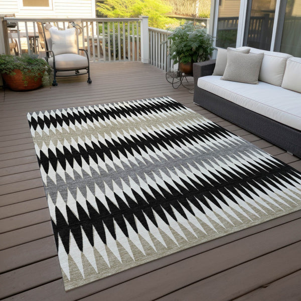 Homeroots 3' Stylish Artichoke Green Striped Area Rug – Washable & Durable For Indoor Outdoor Use 9' X 12' Polyester 590791