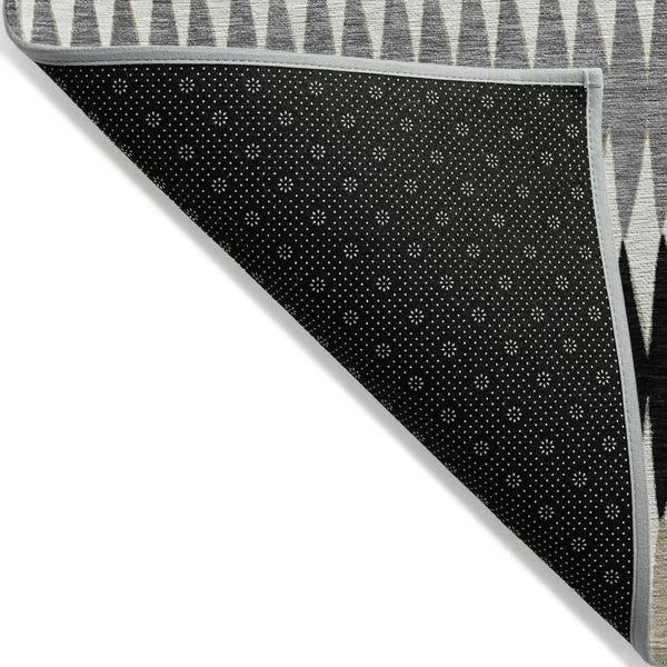 Homeroots 3' Stylish Artichoke Green Striped Area Rug – Washable & Durable For Indoor Outdoor Use 10' X 14' Polyester 590792