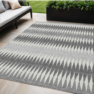 Homeroots 3' Stylish Artichoke Green Striped Area Rug – Washable & Durable For Indoor Outdoor Use 5' X 8' Polyester 590800