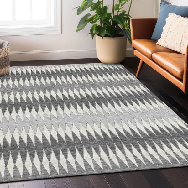 Homeroots 3' Stylish Artichoke Green Striped Area Rug – Washable & Durable For Indoor Outdoor Use 5' X 8' Polyester 590800