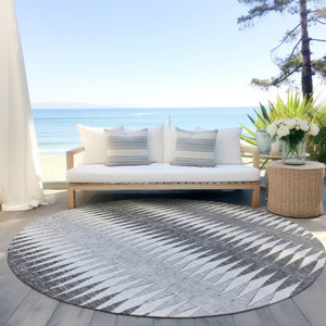 Homeroots 3' Stylish Artichoke Green Striped Area Rug – Washable & Durable For Indoor Outdoor Use 8' Round Polyester 590801