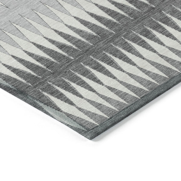 Homeroots 3' Stylish Artichoke Green Striped Area Rug – Washable & Durable For Indoor Outdoor Use 9' X 12' Polyester 590803