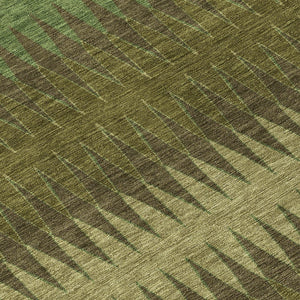 Homeroots 3' Stylish Artichoke Green Striped Area Rug – Washable & Durable For Indoor Outdoor Use 8' Round Polyester 590813
