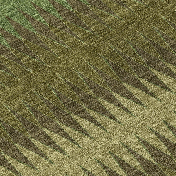 Homeroots 3' Stylish Artichoke Green Striped Area Rug – Washable & Durable For Indoor Outdoor Use 8' Round Polyester 590813