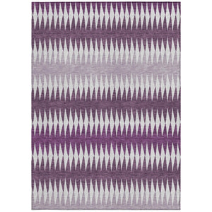 Homeroots 3' Stylish Artichoke Green Striped Area Rug – Washable & Durable For Indoor Outdoor Use 5' X 8' Polyester 590824