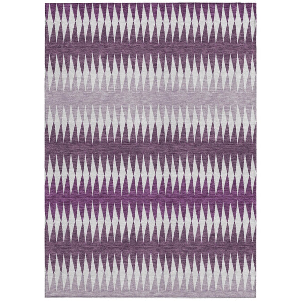 Homeroots 3' Stylish Artichoke Green Striped Area Rug – Washable & Durable For Indoor Outdoor Use 5' X 8' Polyester 590824