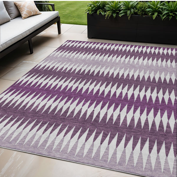 Homeroots 3' Stylish Artichoke Green Striped Area Rug – Washable & Durable For Indoor Outdoor Use 5' X 8' Polyester 590824
