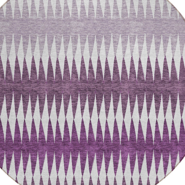 Homeroots 3' Stylish Artichoke Green Striped Area Rug – Washable & Durable For Indoor Outdoor Use 8' Round Polyester 590825