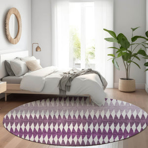 Homeroots 3' Stylish Artichoke Green Striped Area Rug – Washable & Durable For Indoor Outdoor Use 8' Round Polyester 590825