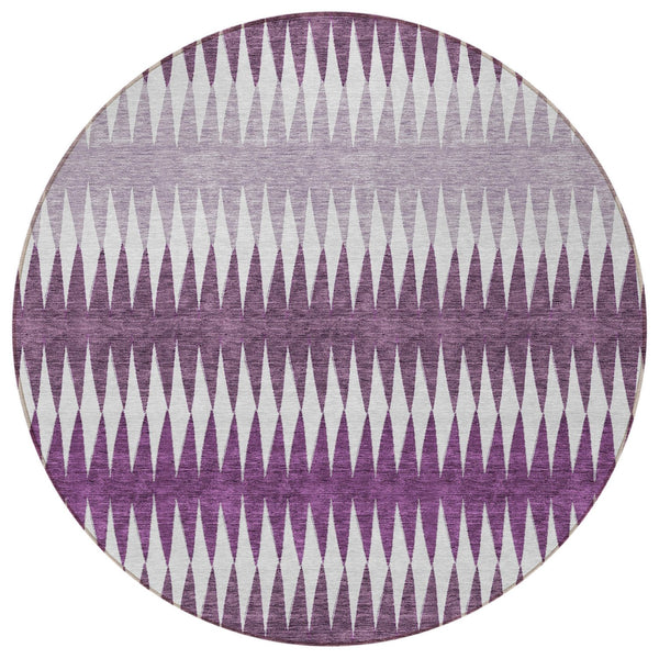 Homeroots 3' Stylish Artichoke Green Striped Area Rug – Washable & Durable For Indoor Outdoor Use 8' Round Polyester 590825