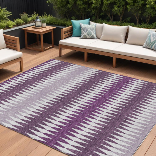 Homeroots 3' Stylish Artichoke Green Striped Area Rug – Washable & Durable For Indoor Outdoor Use 8' X 10' Polyester 590826
