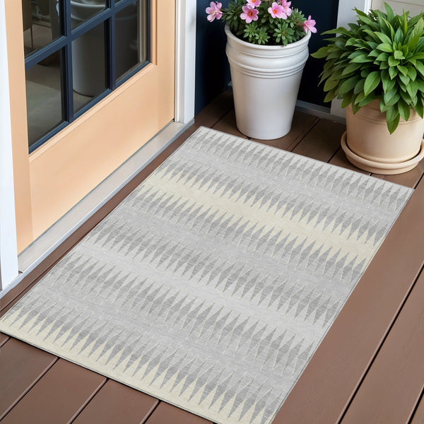 Homeroots 3' Stylish Artichoke Green Striped Area Rug – Washable & Durable For Indoor Outdoor Use 3' X 5' Polyester 590829