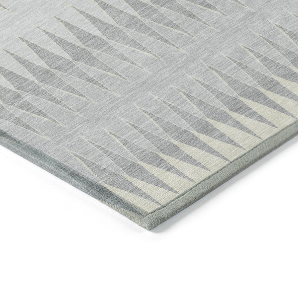 Homeroots 3' Stylish Artichoke Green Striped Area Rug – Washable & Durable For Indoor Outdoor Use 5' X 8' Polyester 590830