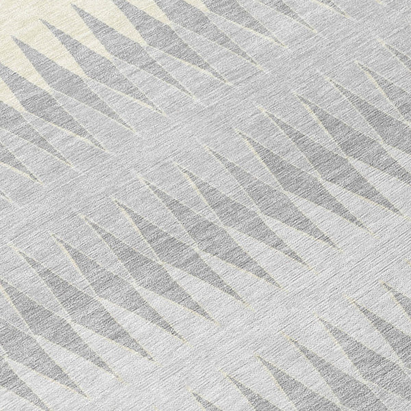 Homeroots 3' Stylish Artichoke Green Striped Area Rug – Washable & Durable For Indoor Outdoor Use 8' Round Polyester 590831