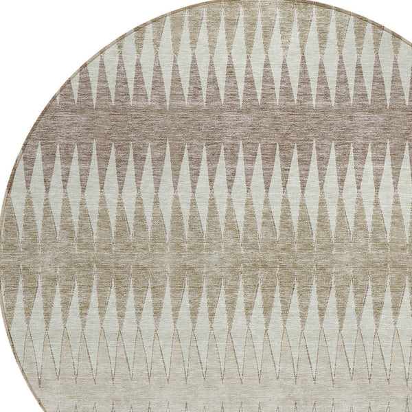 Homeroots 3' Stylish Artichoke Green Striped Area Rug – Washable & Durable For Indoor Outdoor Use 8' Round Polyester 590843