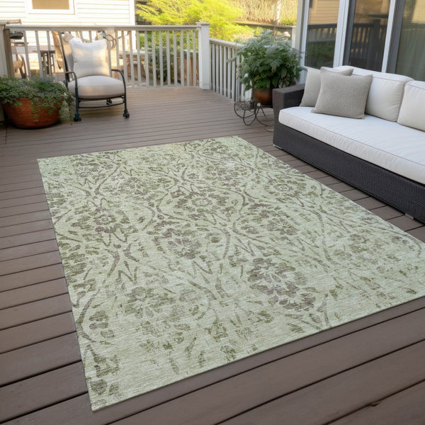 Homeroots 3' Artichoke Green Floral Washable Area Rug For Indoor & Outdoor Use - Stain Resistant Design 5' X 8' Polyester 590848