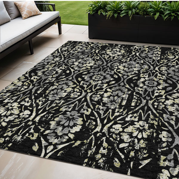 Homeroots 3' Artichoke Green Floral Washable Area Rug For Indoor & Outdoor Use - Stain Resistant Design 5' X 8' Polyester 590860