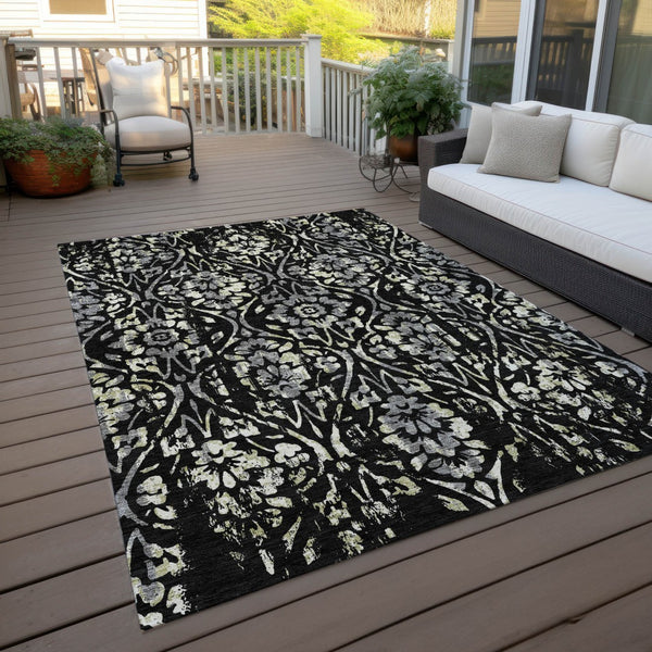 Homeroots 3' Artichoke Green Floral Washable Area Rug For Indoor & Outdoor Use - Stain Resistant Design 5' X 8' Polyester 590860