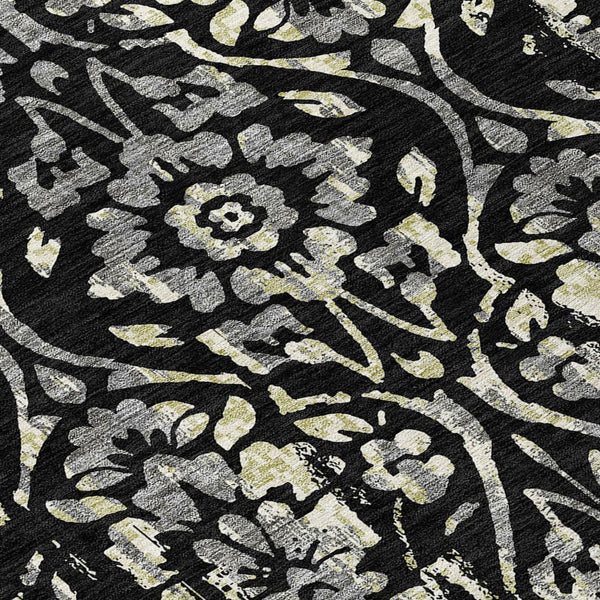 Homeroots 3' Artichoke Green Floral Washable Area Rug For Indoor & Outdoor Use - Stain Resistant Design 8' Round Polyester 590861