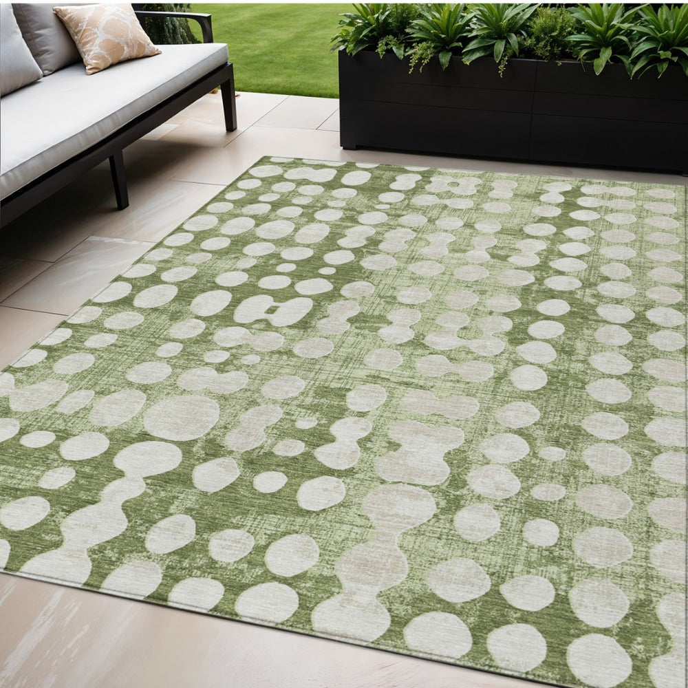 HomeRoots 5' Abstract Artichoke Green and Ivory Washable Area Rug - Stylish, Durable, Perfect for Indoor/Outdoor Spaces 5' X 8' 590920