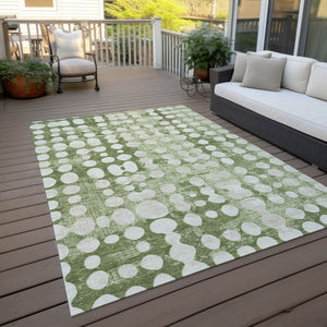 Homeroots 3' Artichoke Green Abstract Washable Area Rug – Stylish Indoor/Outdoor Décor For High Traffic Areas 5' X 8' Polyester 590920