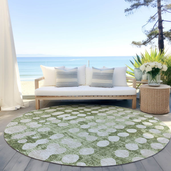 Homeroots 3' Artichoke Green Abstract Washable Area Rug – Stylish Indoor/Outdoor Décor For High Traffic Areas 8' Round Polyester 590921