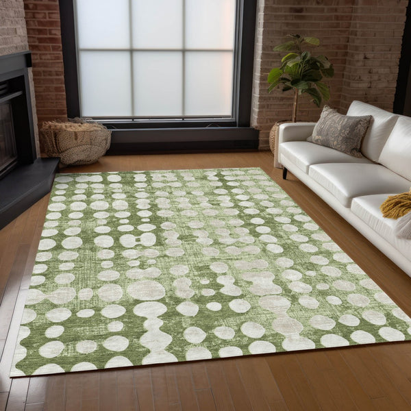 Homeroots 3' Artichoke Green Abstract Washable Area Rug – Stylish Indoor/Outdoor Décor For High Traffic Areas 9' X 12' Polyester 590923