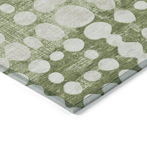 Homeroots 3' Artichoke Green Abstract Washable Area Rug – Stylish Indoor/Outdoor Décor For High Traffic Areas 10' X 14' Polyester 590924