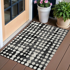 Homeroots 3' Artichoke Green Abstract Washable Area Rug – Stylish Indoor/Outdoor Décor For High Traffic Areas 3' X 5' Polyester 590925