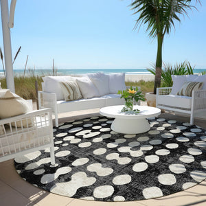 Homeroots 3' Artichoke Green Abstract Washable Area Rug – Stylish Indoor/Outdoor Décor For High Traffic Areas 8' Round Polyester 590927